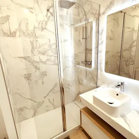 Apartment Moderne Avec Parking - Quartier Montchat *